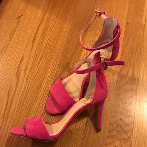BRAND NEW Vince Camuto heels